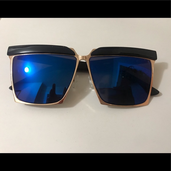 Blue Mirrored Sunglasses - Picture 1 of 1